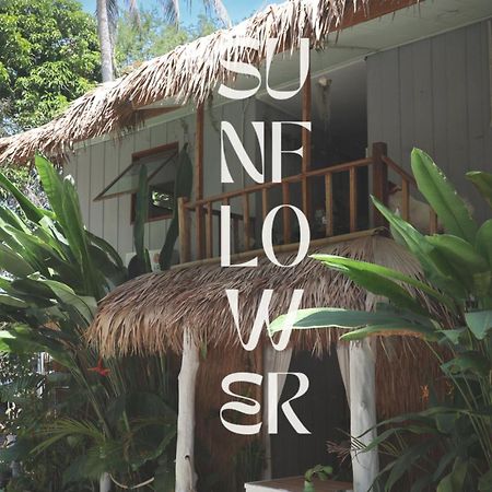 Sunflower Guesthouse And Animal Rescue - Koh Lipe Exterior photo